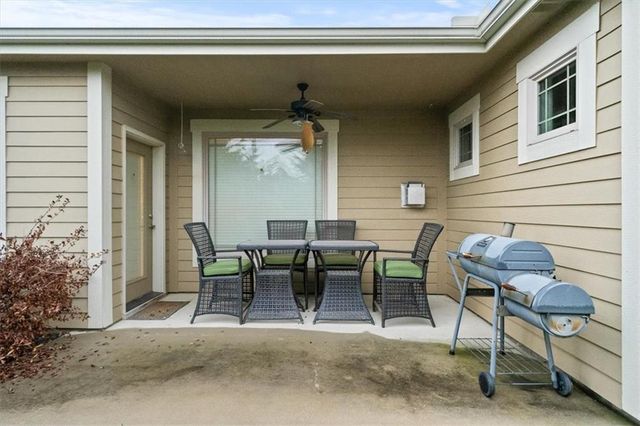 5614 Chimney Rocks Circle, Lawrence, KS 66049