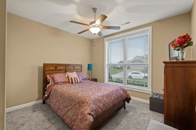 5614 Chimney Rocks Circle, Lawrence, KS 66049