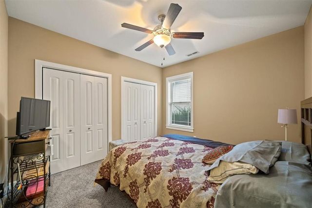 5614 Chimney Rocks Circle, Lawrence, KS 66049