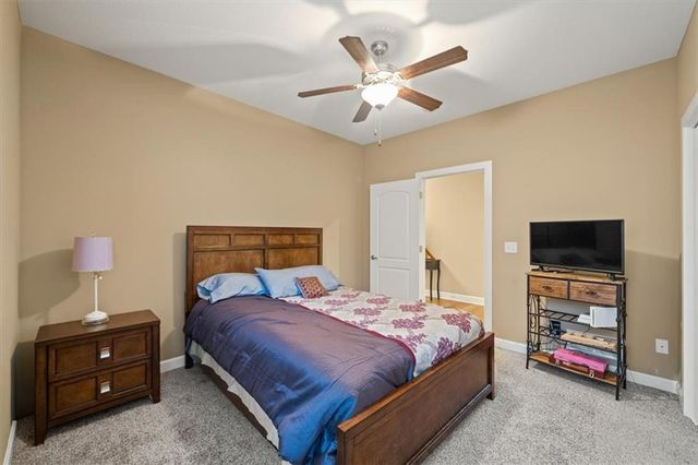 5614 Chimney Rocks Circle, Lawrence, KS 66049