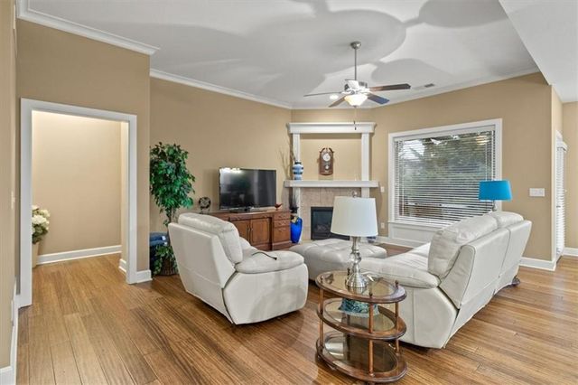 5614 Chimney Rocks Circle, Lawrence, KS 66049