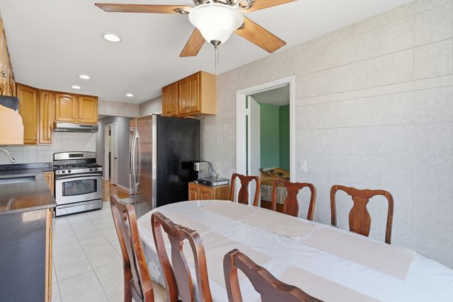 5039 Harold Avenue, Schiller Park, IL 60176