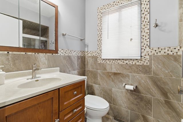 5039 Harold Avenue, Schiller Park, IL 60176