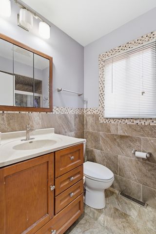 5039 Harold Avenue, Schiller Park, IL 60176