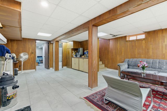 5039 Harold Avenue, Schiller Park, IL 60176