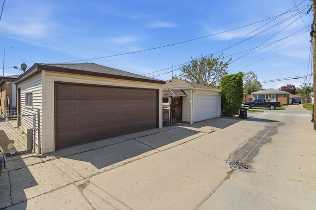 5039 Harold Avenue, Schiller Park, IL 60176