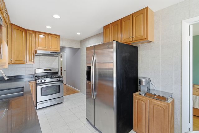 5039 Harold Avenue, Schiller Park, IL 60176