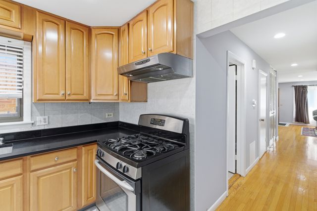 5039 Harold Avenue, Schiller Park, IL 60176