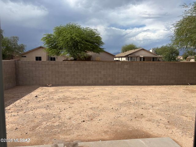1653 E Saint Apollonia Street, Tucson, AZ 85713