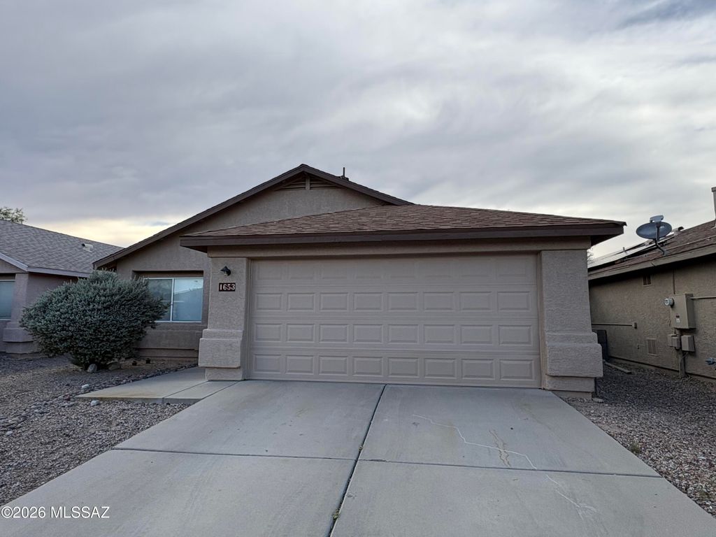1653 E Saint Apollonia Street, Tucson, AZ 85713