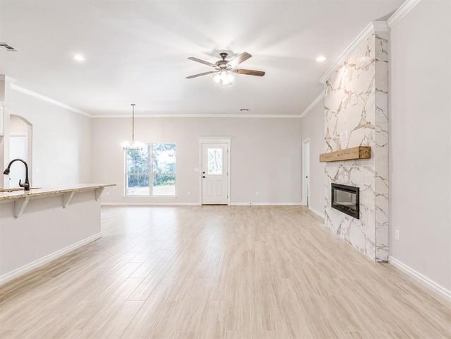 9070 Oak Tree Circle, Edmond, OK 73025