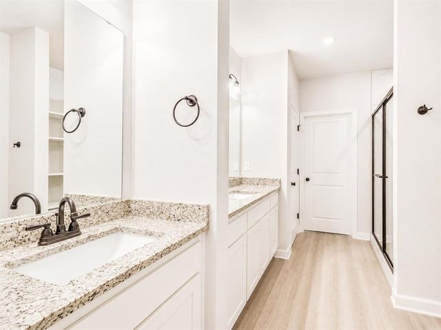 9070 Oak Tree Circle, Edmond, OK 73025