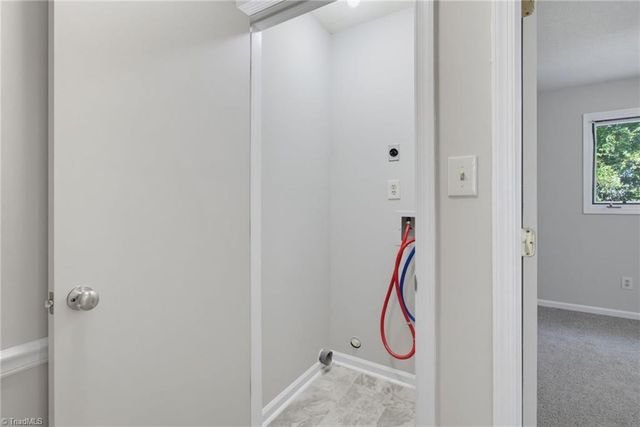 5351 Summit Heights Drive, Winston-salem, NC 27104