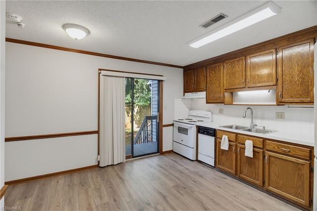 5351 Summit Heights Drive, Winston-salem, NC 27104
