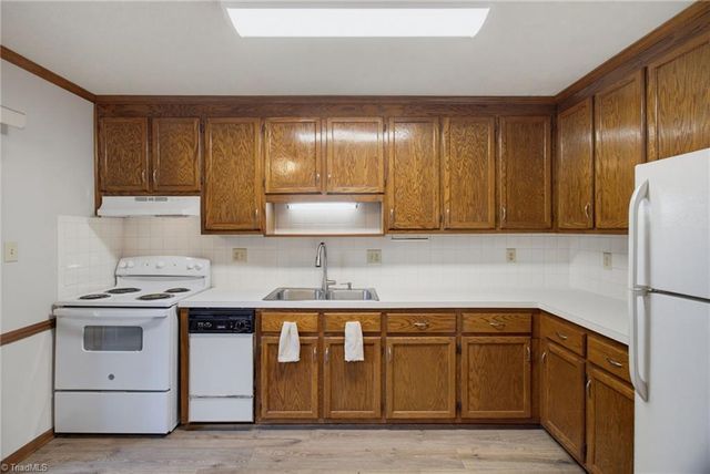 5351 Summit Heights Drive, Winston-salem, NC 27104