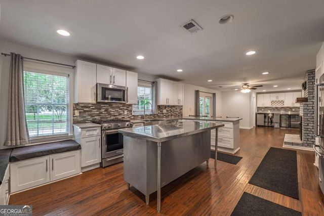 4240 Cascade Road SW, Atlanta, GA 30331