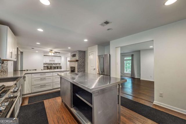 4240 Cascade Road SW, Atlanta, GA 30331