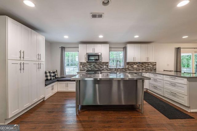 4240 Cascade Road SW, Atlanta, GA 30331