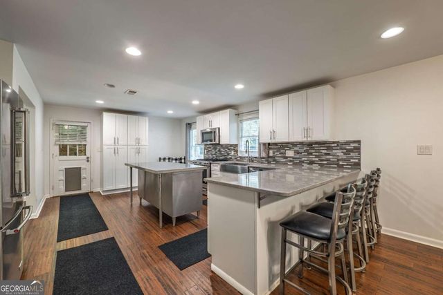 4240 Cascade Road SW, Atlanta, GA 30331