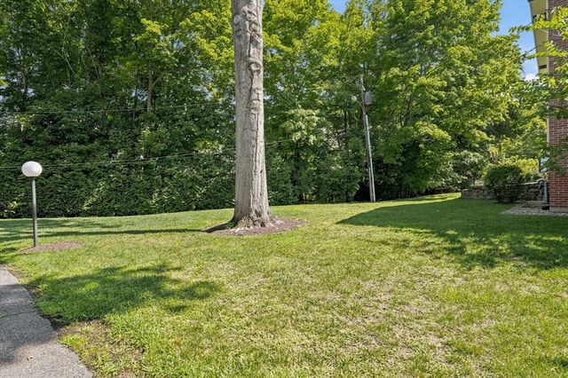 3 Longwood Dr 103, Andover, MA 01810