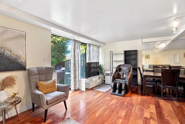3 Longwood Dr 103, Andover, MA 01810