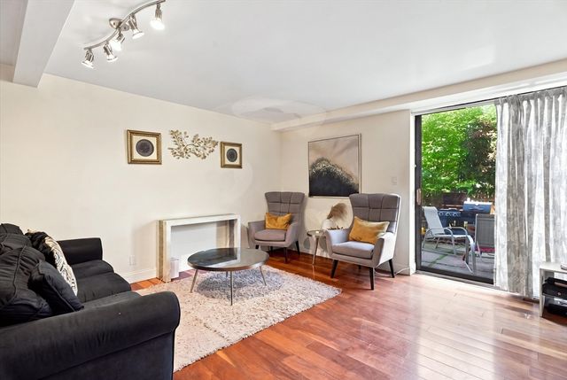 3 Longwood Dr 103, Andover, MA 01810