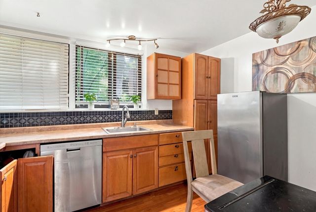 3 Longwood Dr 103, Andover, MA 01810