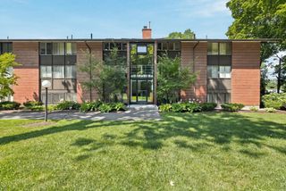 3 Longwood Dr 103, Andover, MA 01810