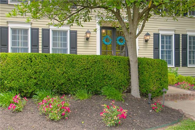 4016 W 124th Street, Leawood, KS 66209