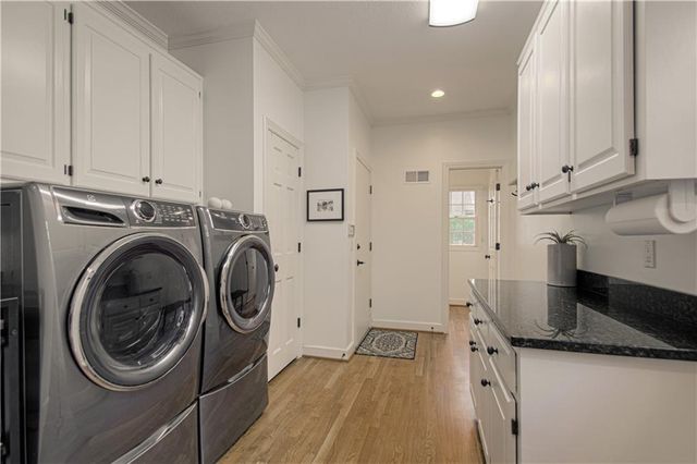 4016 W 124th Street, Leawood, KS 66209