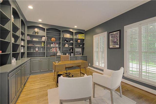 4016 W 124th Street, Leawood, KS 66209