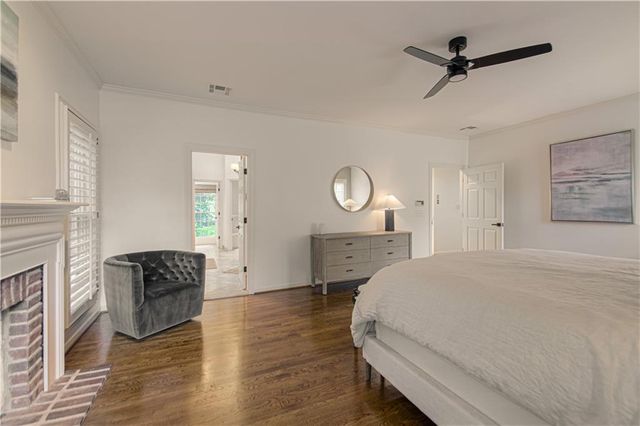 4016 W 124th Street, Leawood, KS 66209