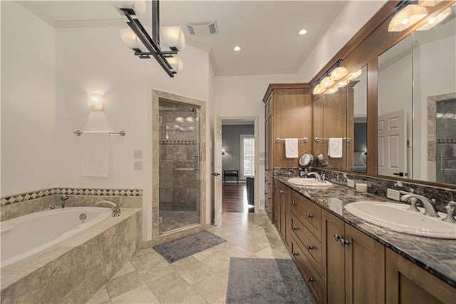 4016 W 124th Street, Leawood, KS 66209