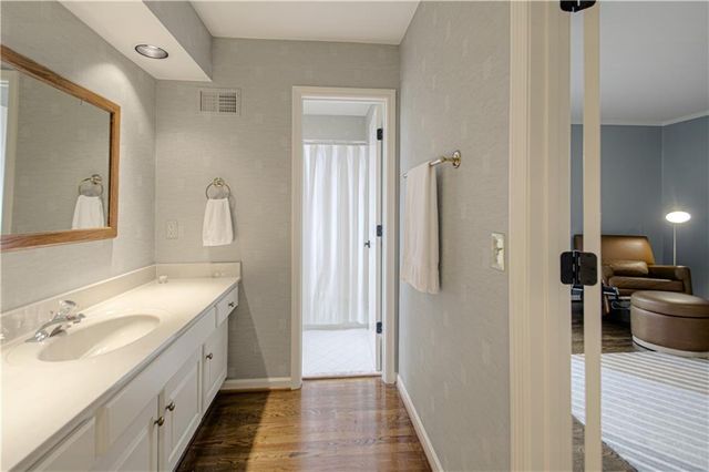4016 W 124th Street, Leawood, KS 66209