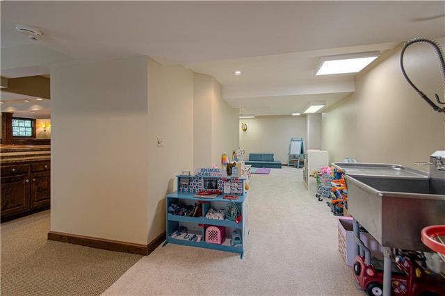 4016 W 124th Street, Leawood, KS 66209