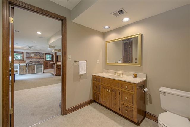 4016 W 124th Street, Leawood, KS 66209
