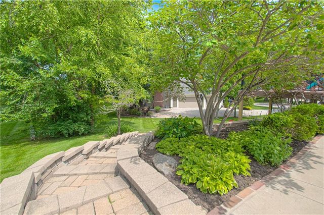 4016 W 124th Street, Leawood, KS 66209