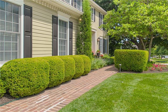 4016 W 124th Street, Leawood, KS 66209