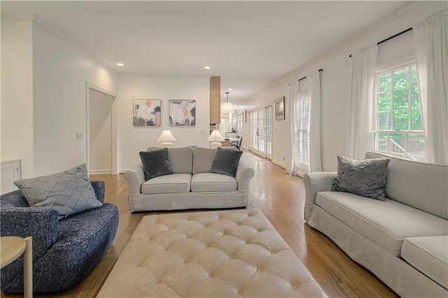 4016 W 124th Street, Leawood, KS 66209