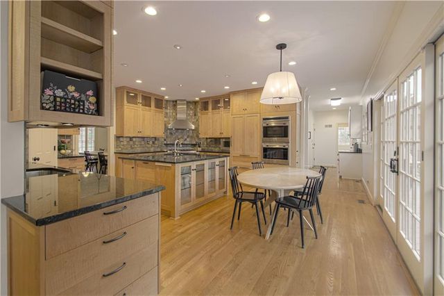 4016 W 124th Street, Leawood, KS 66209
