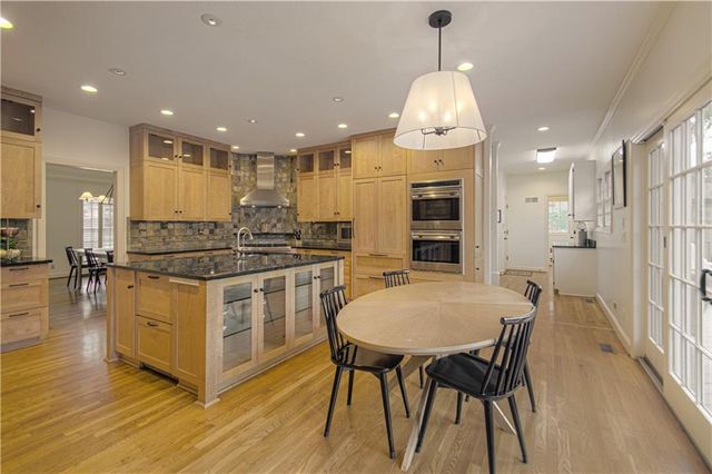 4016 W 124th Street, Leawood, KS 66209