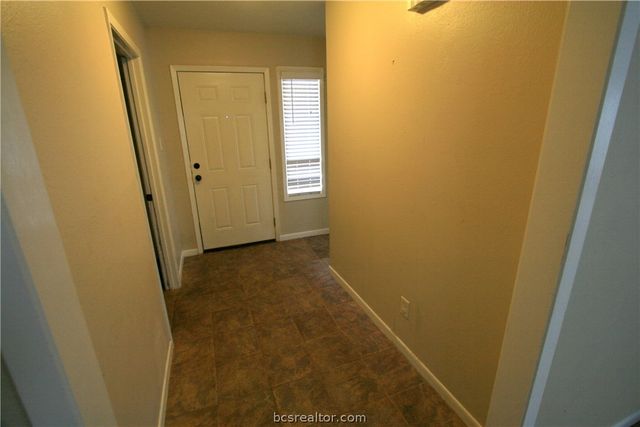 1008 Crestwood Drive, Bryan, TX 77801