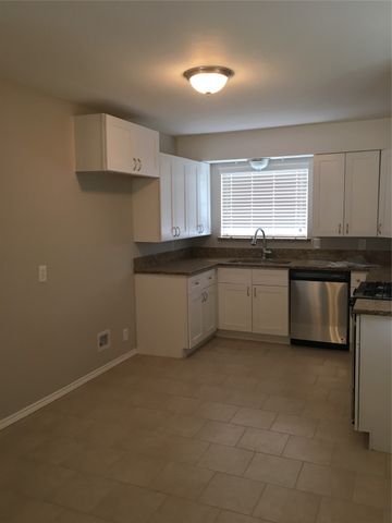 302 Hilltop Avenue, Richardson, TX 75081