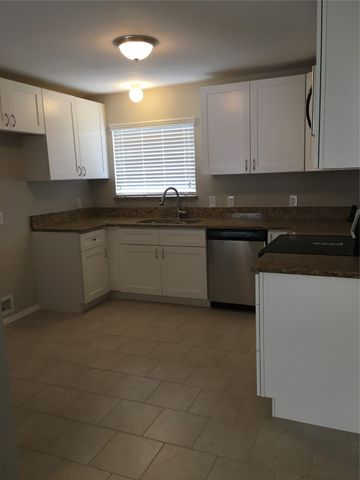 302 Hilltop Avenue, Richardson, TX 75081