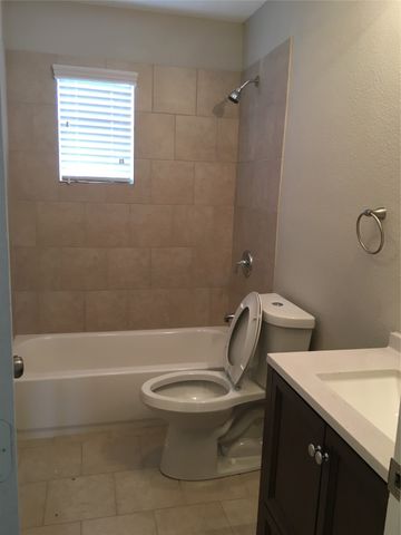 302 Hilltop Avenue, Richardson, TX 75081