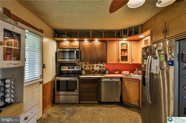 3033 MISSION RD, Bethlehem, PA 18017