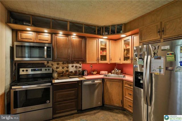 3033 MISSION RD, Bethlehem, PA 18017