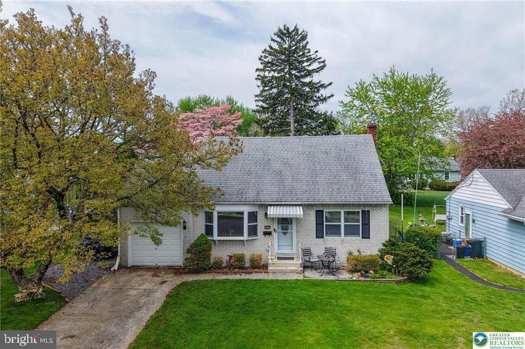 3033 MISSION RD, Bethlehem, PA 18017