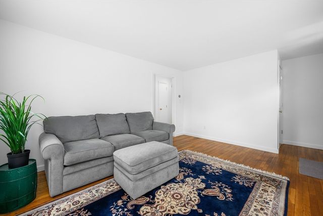 177 Bayview Cir, Barnstable, MA 02655