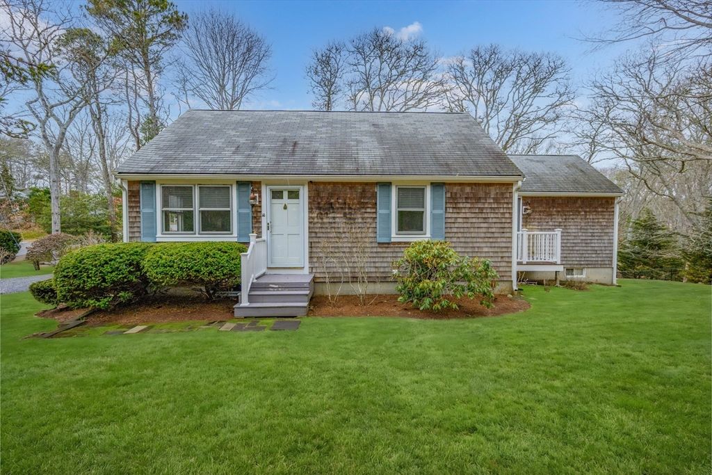 177 Bayview Cir, Barnstable, MA 02655